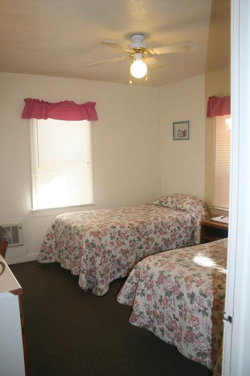 Jnr Hotel Cedarville Room photo