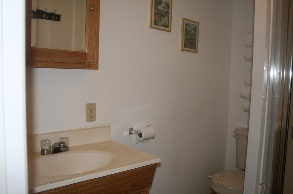 Jnr Hotel Cedarville Room photo